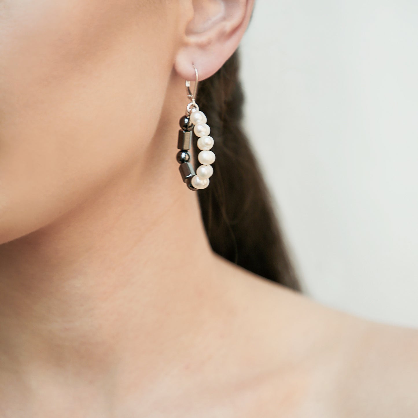 Medium Hoop Earrings with Freshwater Pearls and Hematine